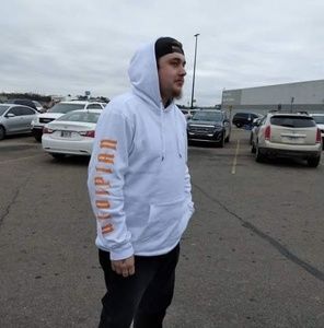 Meet your Posher, Ernest